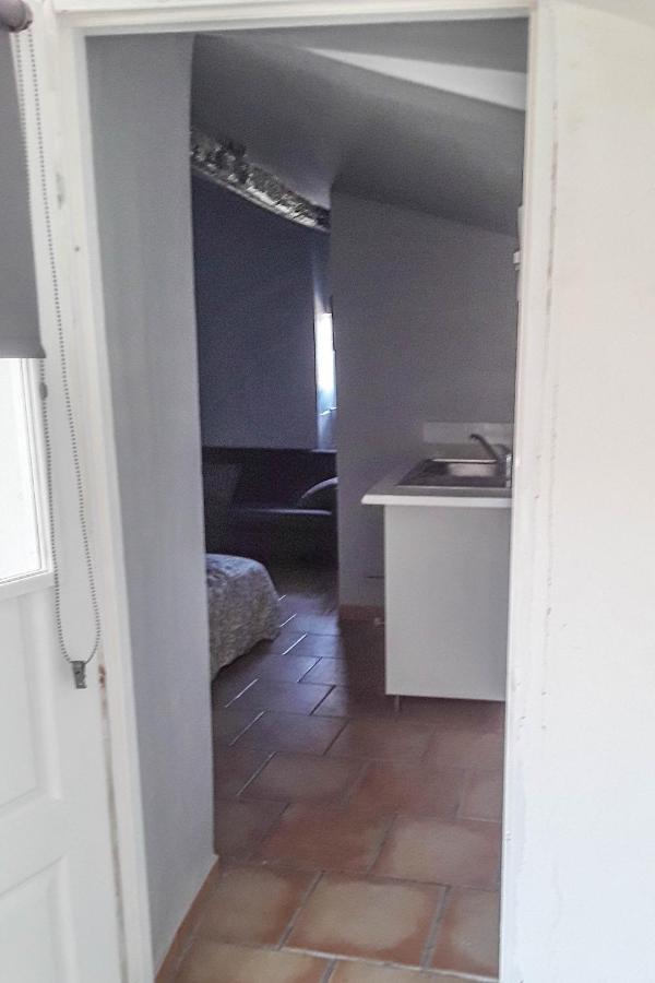 Studio Entre Cevennes Et Camargue Montfrin Екстер'єр фото